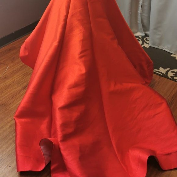 Size 4 bright red fit and flare/trumpet formal/prom gown - Picture 6 of 6